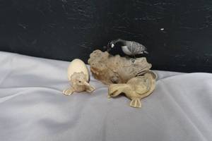 lot 62 image: WILDLIFE DECOR