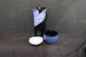 lot 68 image: POTTERY