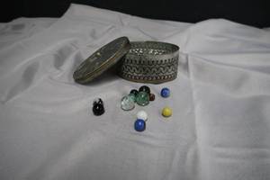lot 75 image: MARBLES