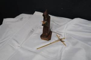 lot 76 image: WOODEN VATICAN