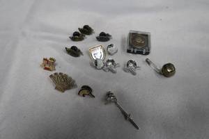lot 94 image: JEWELRY