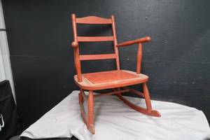 lot 96 image: ANTIQUE ROCKING CHAIR