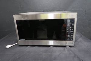 lot 99 image: MICROWAVE
