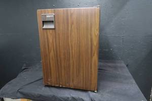 lot 100 image: MINI FRIDGE
