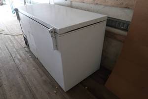 lot 107 image: FREEZER