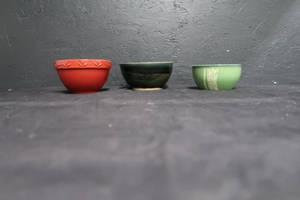 lot 119 image: POTTERY BOWLS
