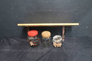 lot 131 image: HOME DECOR