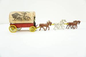 lot 11 image: Toy