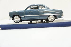 lot 34 image: Ford coupe model