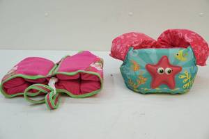 lot 52 image: Life jackets