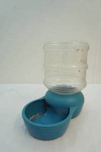lot 64 image: Animal bowl