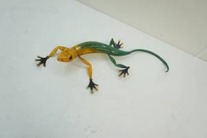 lot 101 image: Metal lizard