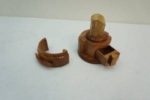 lot 113 image: Wood puzzle