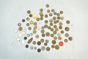 lot 210 image: Coins