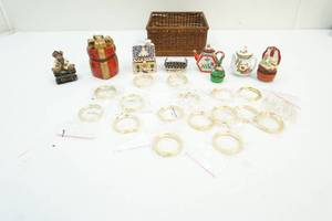 lot 211 image: tray, trinket boxes, hinges