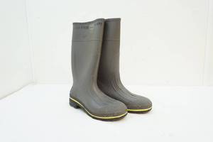 lot 218 image: Rubber boots