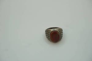 lot 226 image: mens ring