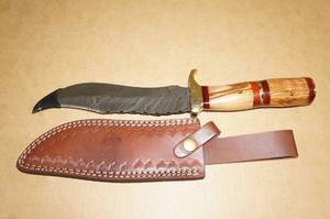 lot 26 image: Damascus Steel Fixed Blade Knife with Leather Sheath