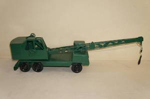 lot 41 image: Vintage Marx Toys Pressed Steel Toy Crane - Repainted