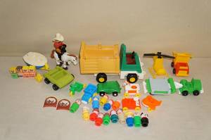 lot 45 image: Vintage Fisher Price little People Toys - Vehicles and Figures, Boat