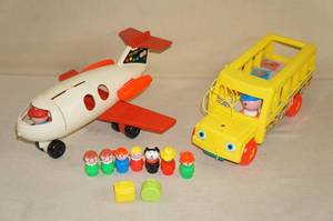 lot 46 image: Vintage Fisher Price Little People Plane and School Bus