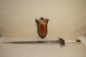 lot 34 image: Russ Farrell Washington DC Broad Sword