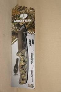 lot 30 image: NEW Mossy Oak Stainless Fixed Blade Knife with Gut Hook