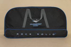 lot 117 image: Diamond Archery by Bowtech Soft Bow Case