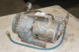 lot 132 image: Vacuum Pump