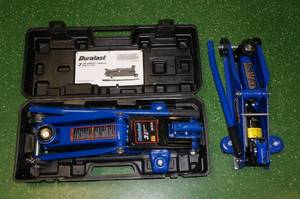 lot 155 image: 2 Automotive Jacks