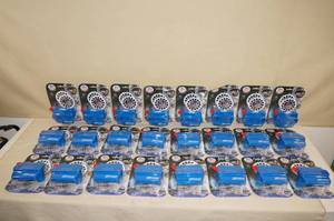 lot 185 image: 24 NEW 3D Viewer Toys