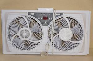 lot 206 image: Window Fan