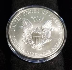 1995 AMERICAN SILVER EAGLE 1 TROY OZ. .999 FINE SILVER IN AIRTITE