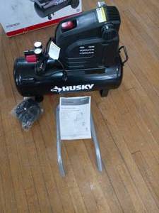 8G 150 PSI Hotdog Air Compressor by Husky- open box not used - missing screws- SEE PICTURES
