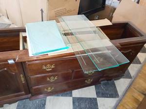 1990s Vintage Thomasville 4 Door Cherry Breakfront China Cabinet- slightly scratched, used - SEE PICTURES