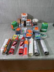 Mixed lot of nails and sealant