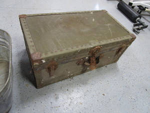 lot 59 image: Vintage Wash Tub & Trunk