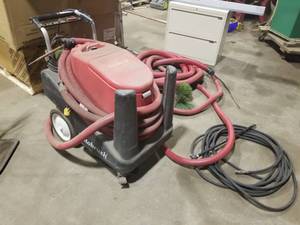 lot 3 image: 2008 Rotobrush AiR  with Brushes, Hoses, Accessories