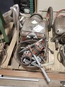 lot 5 image: Ridgid Pipe Threader 400  with Oiler, Pipe Thread Heads, Pipe Cutters, Accessories (on pallet)