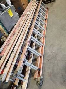lot 105 image: Werner Electro-Master Non-Conductive Fiberglass Extra Heavy Duty IndustrialElectrical Extension Ladder 20