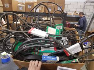 lot 173 image: V-Belts (in box)