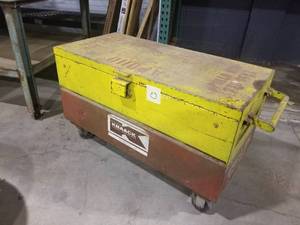lot 190A image: Knaack Rolling Job Box