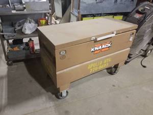lot 190 image: Knaack Rolling Job Box 42Lx19Wx29H