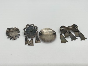 lot 7 image: 4 Vintage Navajo Sterling Silver Pins Brooches