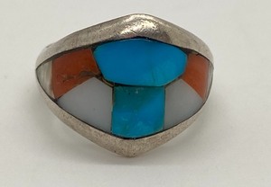 lot 25 image: Vintage Sterling Silver w Turquoise & Coral Ring