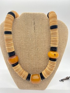lot 32 image: Vintage Butterscotch Bead Necklace & Pendant