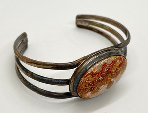 lot 43 image: Vintage Sterling Silver & Crazy Lace Agate Cuff Bracelet