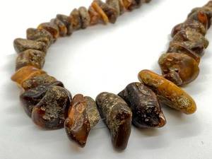 lot 71 image: Large Vintage Raw Amber Necklace & Bracelet