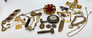 lot 89 image: Amazing Assorted Antique & Vintage Jewelry Lot- Gold Tone, Gold Filled & Brass