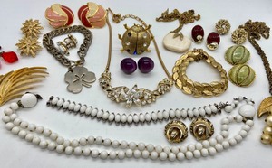 lot 102 image: Stunning Vintage Assorted Jewelry Lot Including Trifari, Napier, Richlieu, Czech, Avon & more